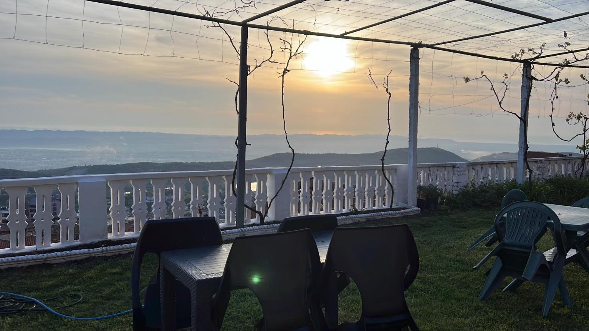 Garden Villa Guni Круя Экстерьер фото